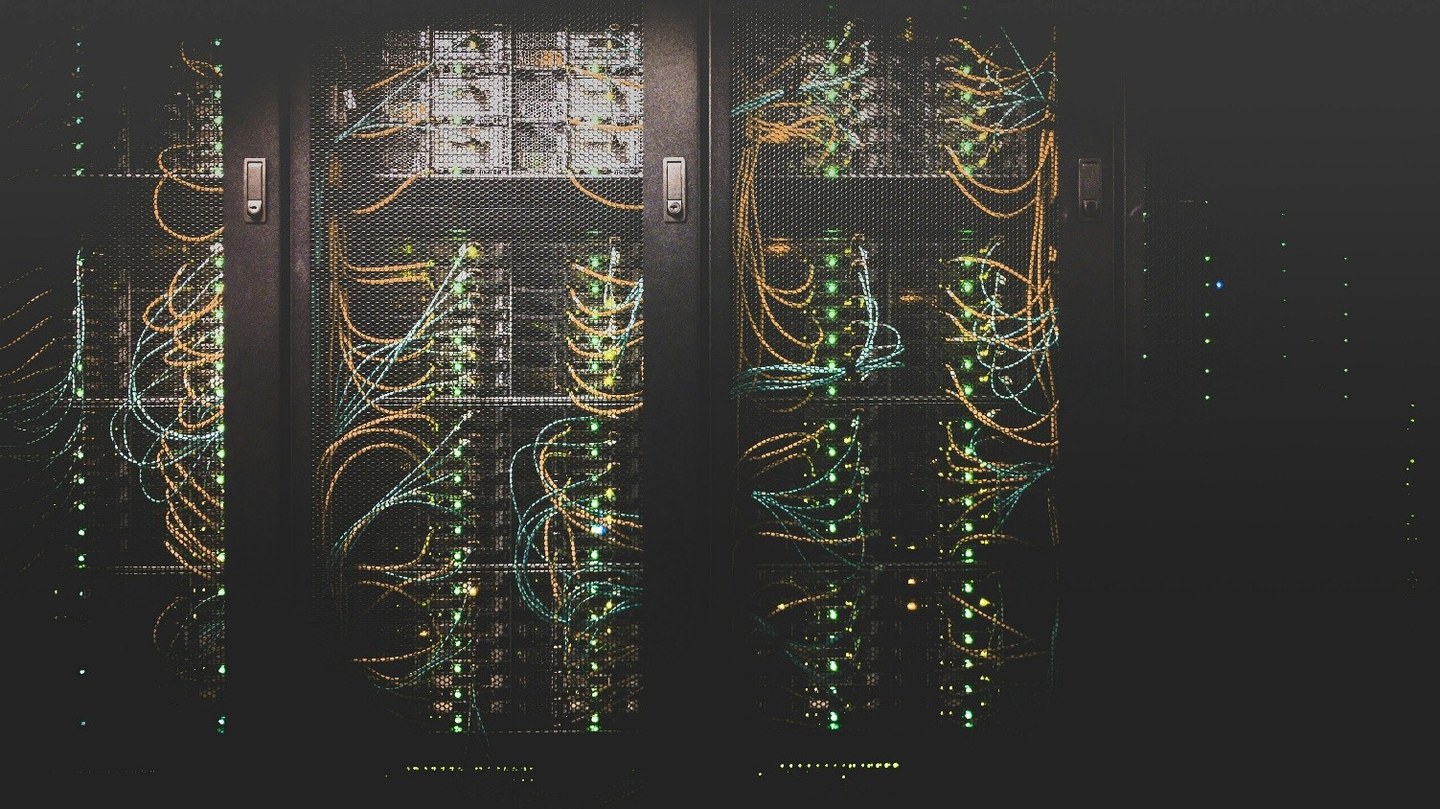 BIOSerenity在法国超算上训练EEG大模型,发现缩放规律与语言模型不同
